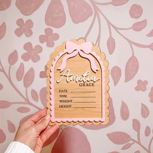 Scalloped Bow Name Announcement Signs